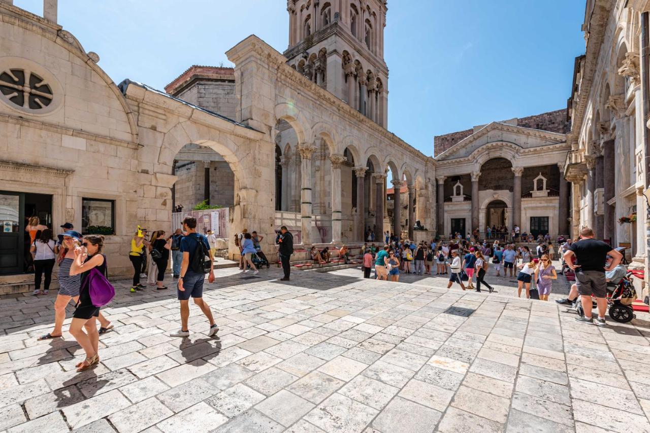 Golden Dream In Diocletian Palace Split Exterior photo